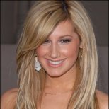 Изправена Рса Коса с Кичури