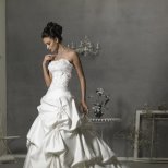 Разкошна Сватбена Рокля 