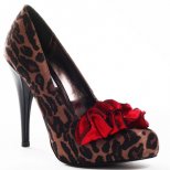Обувки в леопардово и червена панделка