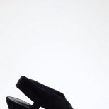 Елегантни черни велурени обувки на висок ток