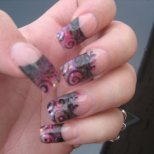 красиви нокти с черно и лилаво