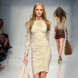 Blumarine строга рокля в бежово