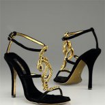 Красиви сандали с декорация златна змия