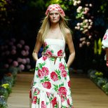 Dolce and Gabbana дълга рокля на големи цветя