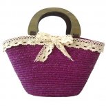 Плажна чанта плетена в лилаво с бяла дантела