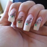 Красиви нокти с декоративен дизайн