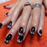 обикновено черно 