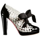 Ефектни обувки с масивен ток