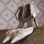 Кот сватбени обувки с чиста коприна и шифон