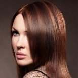 плътна кафява права