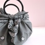 Модна малка текстилна чанта с халки дръжки