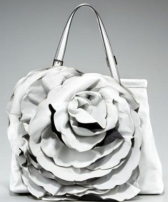 Валентино бяла стилна чанта с огромно цвете