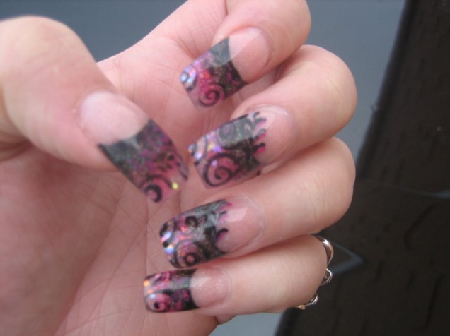 красиви нокти с черно и лилаво