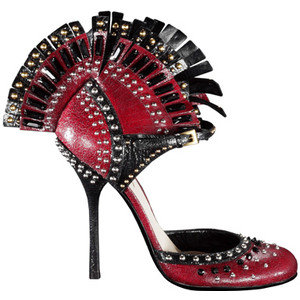 Червено и черно - авангардни обувки на висок ток