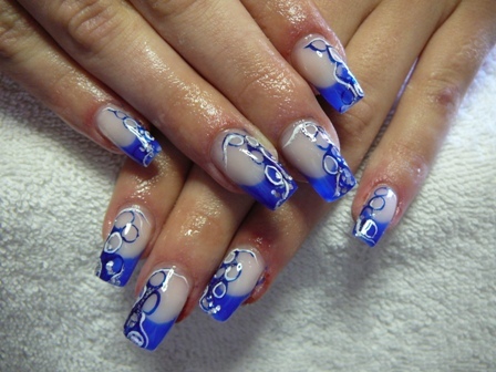 Декорация за нокти в синьо