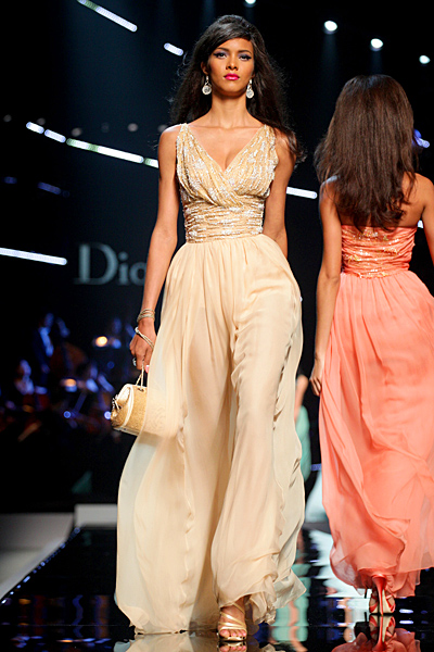 Dior 2011 дълга рокля в бежово