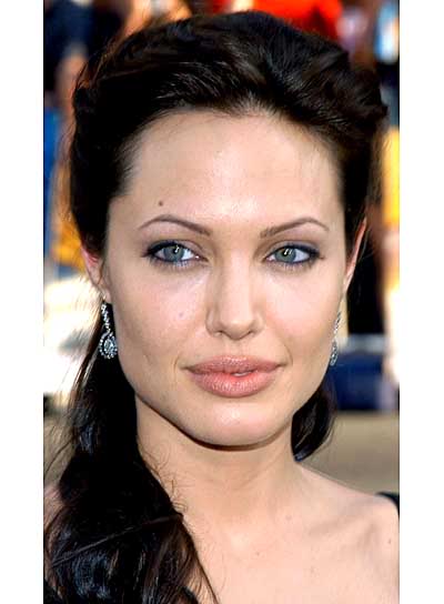 Анджелина Джоли - едва доловим грим