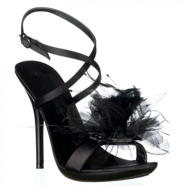 Хубави черни обувки с черна панделка