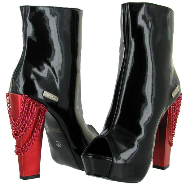 Черни обувки с червени токчета