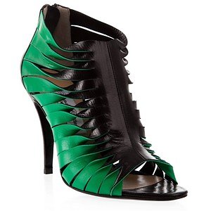 Черна обувка със зелено