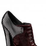 Затворени обувки с два вида кожа кафяво и черно Louis Vuitton Есен-Зима 2011
