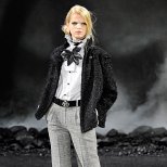 Прав панталон с ръб 7/8 и сако Есен-Зима 2011 Chanel