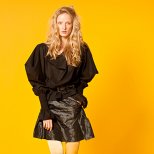 Къса разкроена пола и сако с ексцентрични широки горе ръкави Anglomania Есен-Зима 2011 от Vivienne Westwood