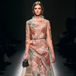 Дълга рокля с покривен пласт бродирана дантела Есен-Зима 2011 Valentino