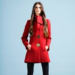 Червено палто с големи метални копчета Предесенна колекция Cheap and Chic от Moschino 2011