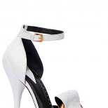 Бели обувки на ток с каишка лачена кожа Versace Есен-Зима 2011