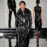 Дълго двуредо палто от лъскава черна кожа Есен-Зима 2011 Ralph Lauren