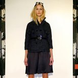 Пола сатен и късо палто с колан Предесенна колекция Dolce and Gabbana 2011