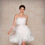 Къса сватбена рокля напластени ефирни пластове  Oscar de la Renta Есен 2011