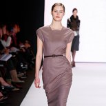 Делова рокля в бледо бежово Carolina Herrera Есен-Зима 2011 