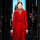 Ярко червеон палто с колан Есен-Зима 2011 Diane von Furstenberg
