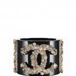 Твърда широка черна гривна със знак Chanel за есен и зима 2011
