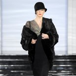 Ретро дълга черна рокля с камъни и къс кожух Есен-Зима 2011 Ralph Lauren