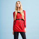 Червен блузон с нарисувани копчета и панталон Предесенна колекция Cheap and Chic от Moschino 2011
