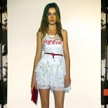 Бяла пола висока талия с цветя и бял топ Предесенна колекция Dolce and Gabbana 2011