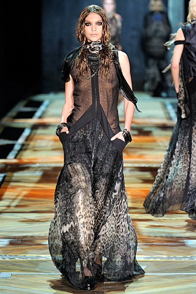 Дълга тъмна рокля без ръкави Есен-Зима 2011 Roberto Cavalli