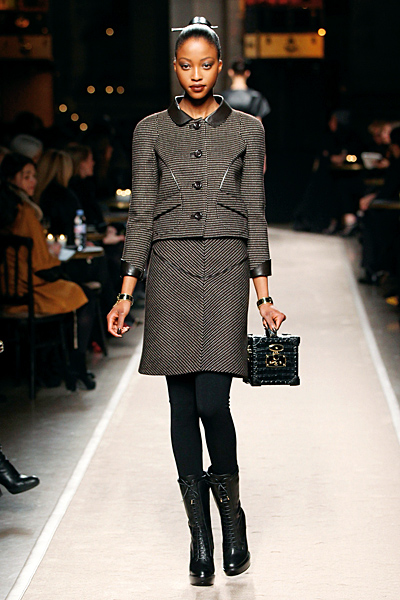 Комплект пола и сако в сиво Есен-Зима 2011 Loewe