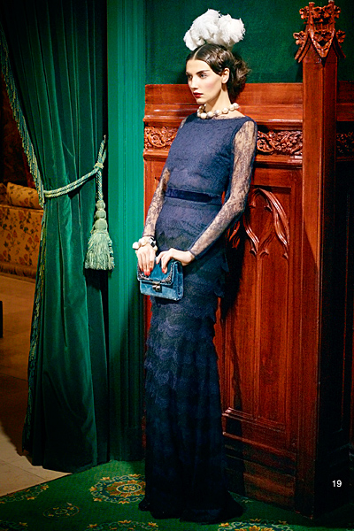 Дълга рокля тъмно синя дантела Предесенна колекция на dior за 2011