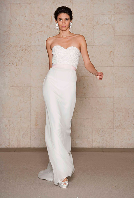 Сватбена рокля прав модел с дантелен корсет  Oscar de la Renta Есен 2011
