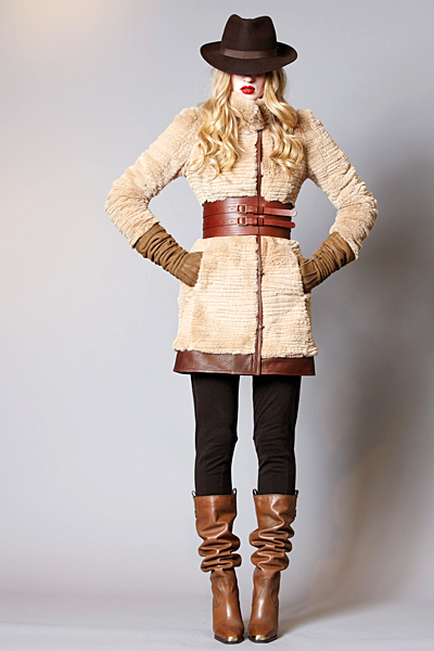 Бежово палто с кафяв кожен кант Предесенна колекция Kenzo 2011