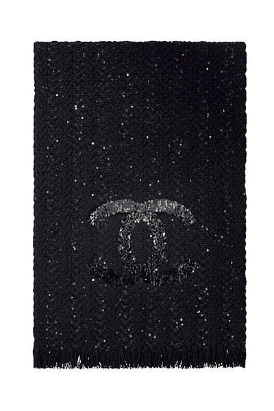 Черен шал Chanel за есен и зима 2011