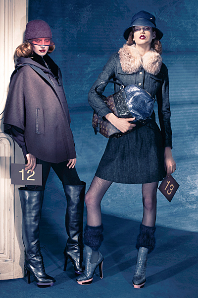 Палто пончо с високи ботуши Предесенна колекция на louis vuitton за 2011