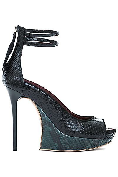 Обувки с висок ток с две каишки около глезена Nina Ricci Есен-Зима 2011