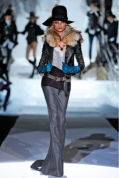 Дълга пола и късо кожено яке с пухкава яка Есен-Зима 2011 Dsquared2