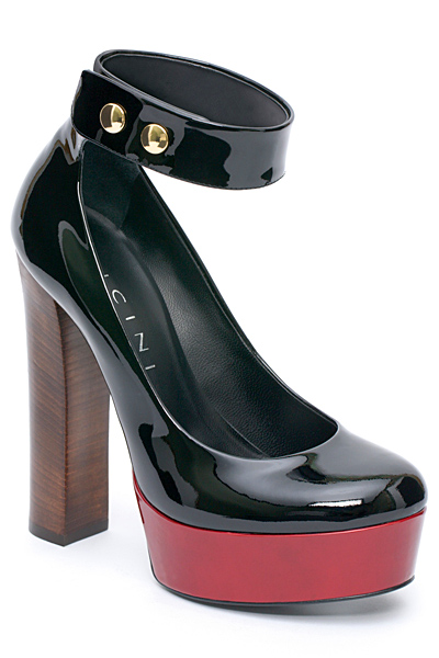 Обувки на ток черна лачена кожа с каишка около глезена Vicini Есен-Зима 2011
