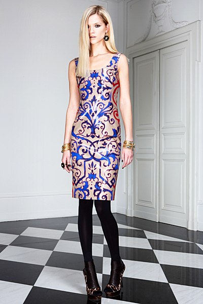 Семпла рокля до коляно Предесенна колекция Versace 2011